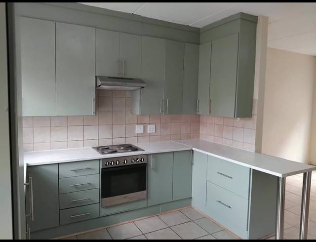 3 BEDROOM TOWNHOUSE FOR SALE IN BAILLIE PARK